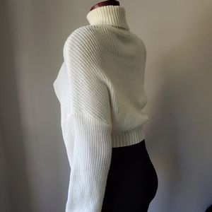 Crop Top turtle neck Sweater (SOLD)